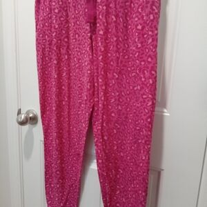 Crown & Ivy Size L. Pink Leopard Print Women's Pajama Pants